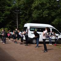 Jugendliche draußen